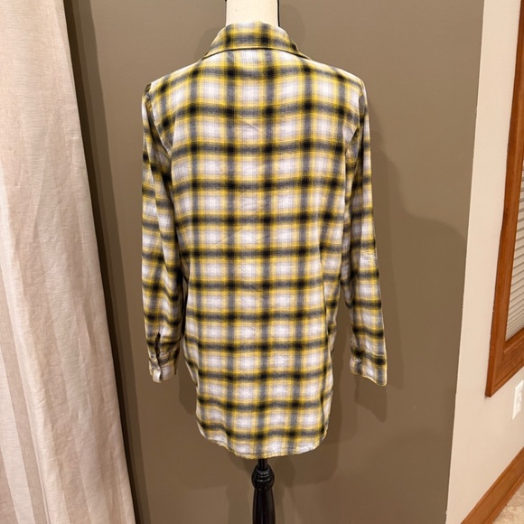 Iowa Hawkeyes Women's Concepts Piedmont Flannel Long Sleeve Button Up, Size L - Picture 4 of 13
